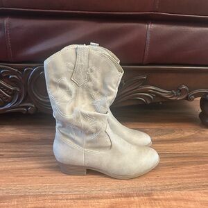 True Craft Sand Colored Noreen Chic cowboy boots